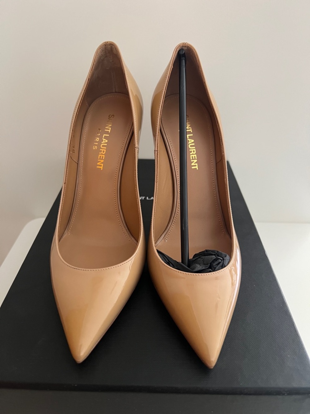 Saint Laurent Patent Leather Pointed-Toe Pumps in Nude - Picture 6 of 6